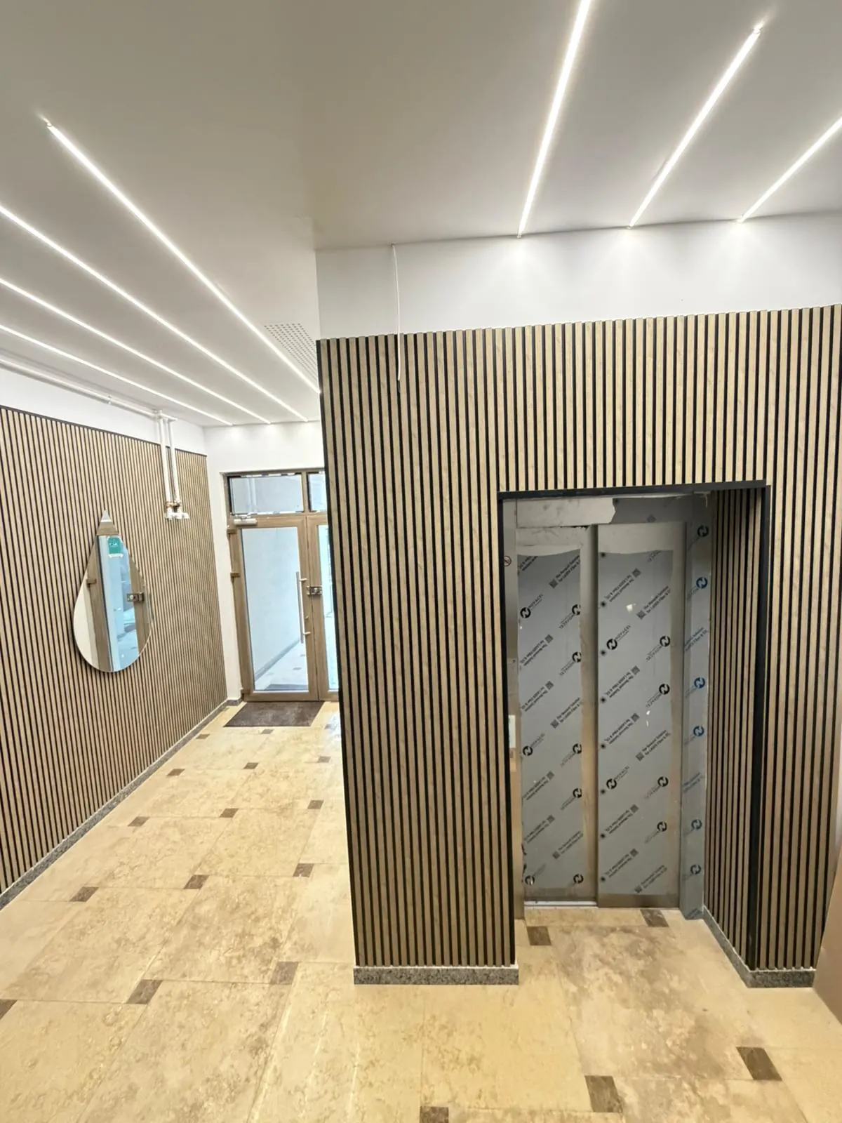 Zeletin Residence, hallway
